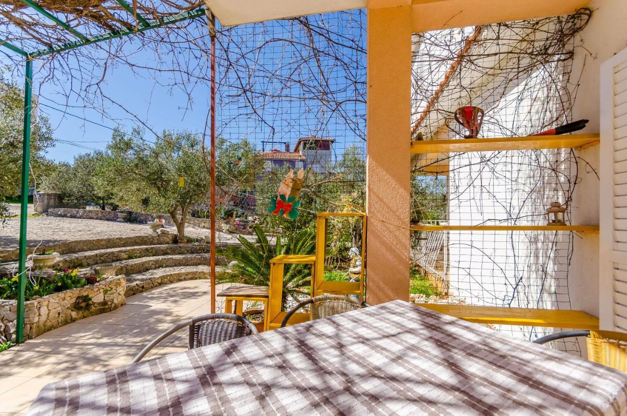 Apartments Stara Maslina Slatine Luaran gambar