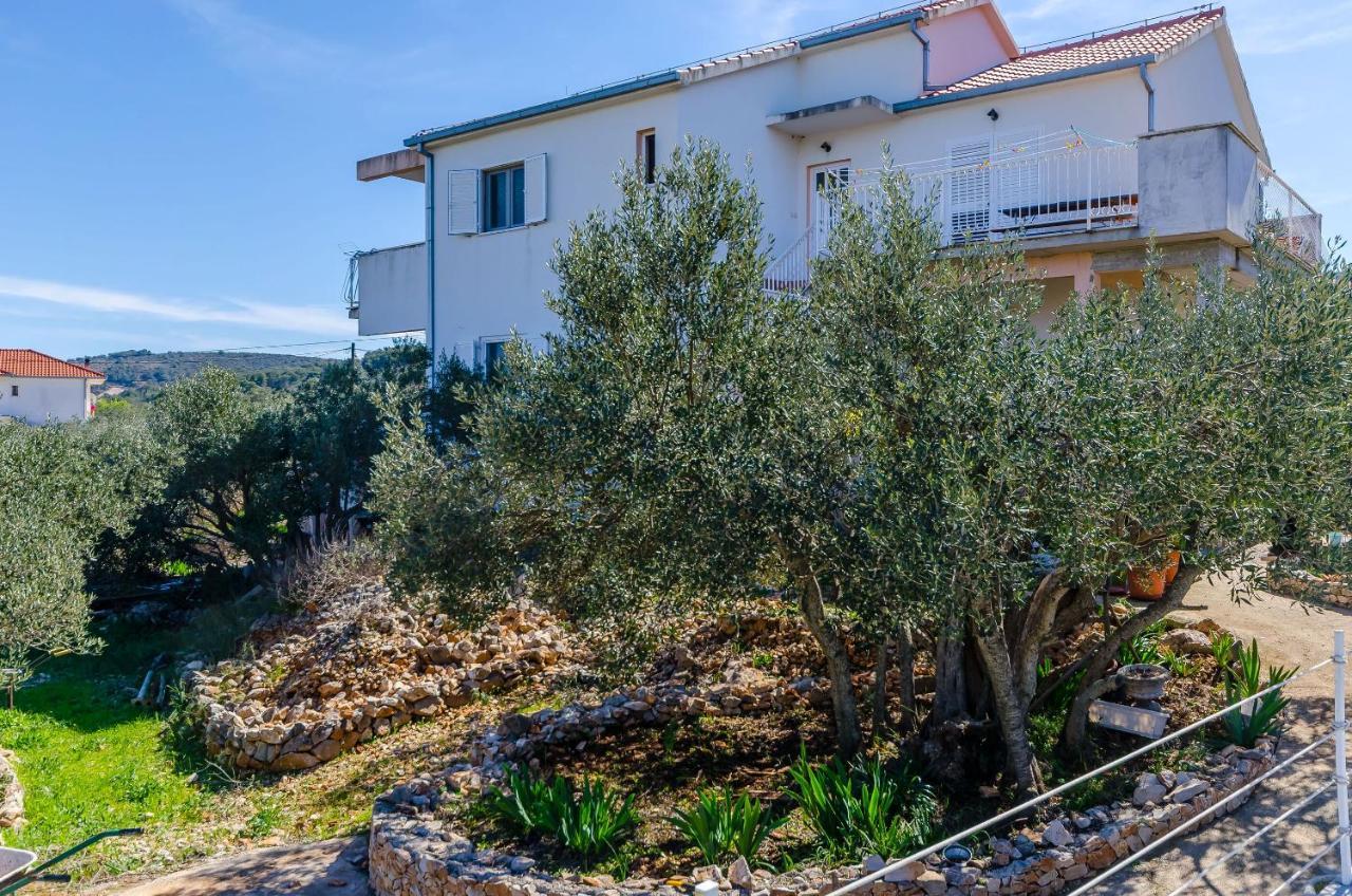 Apartments Stara Maslina Slatine Luaran gambar